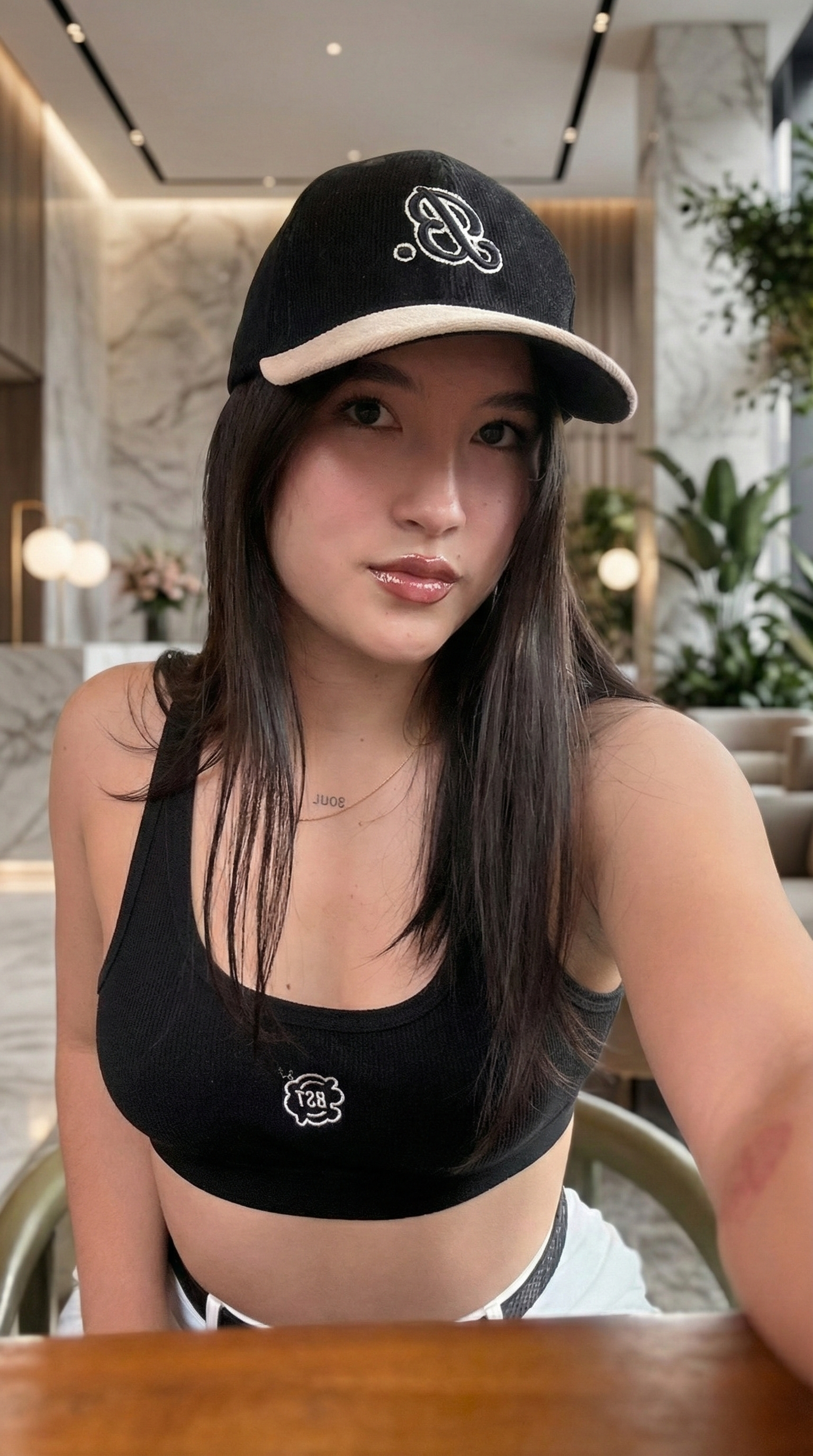 Caps B G