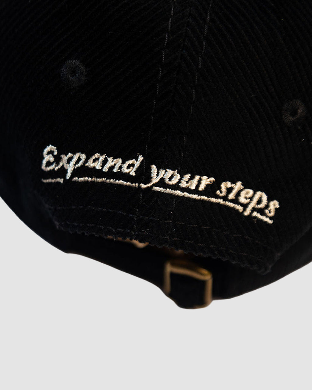 Caps B G